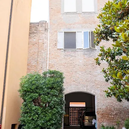 Appartamento Di Pregio - Al Piano Terra Ferrara