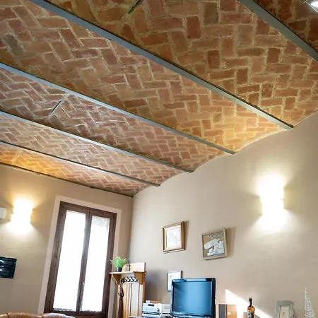 Di Pregio - Al Piano Terra Ferrara