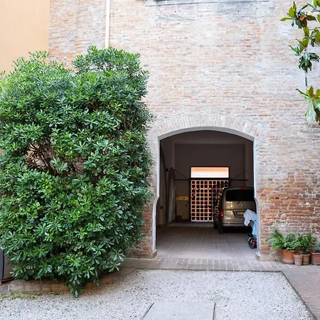 Di Pregio - Al Piano Terra * Ferrara